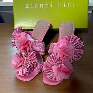 Gianni Bini Hardaway Pink Flower Heels NWOB
